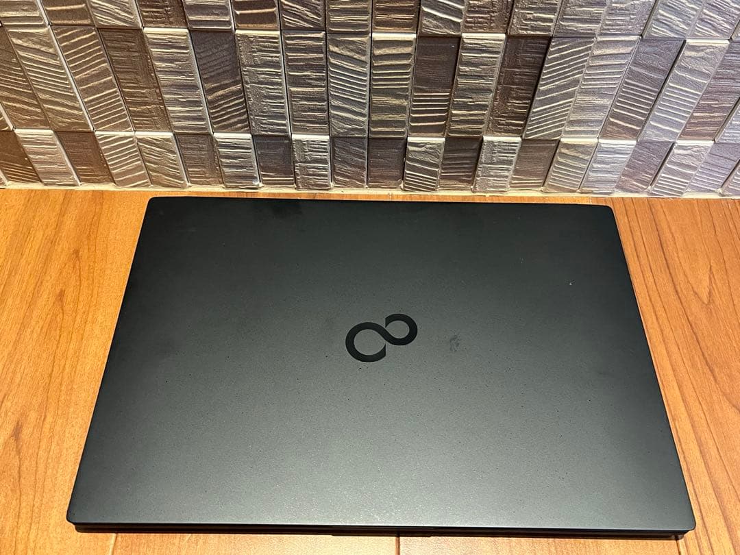 富士通 LIFEBOOK U9313/NX / Core i5-1235U /