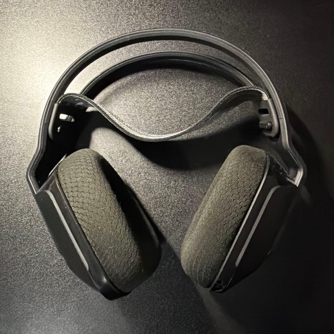 ヘッドホン Logicool G733