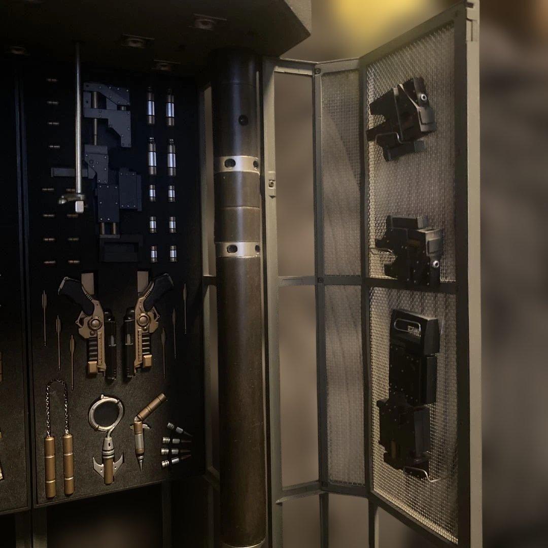 ホットトイズ　ダークナイト バットスーツ格納庫