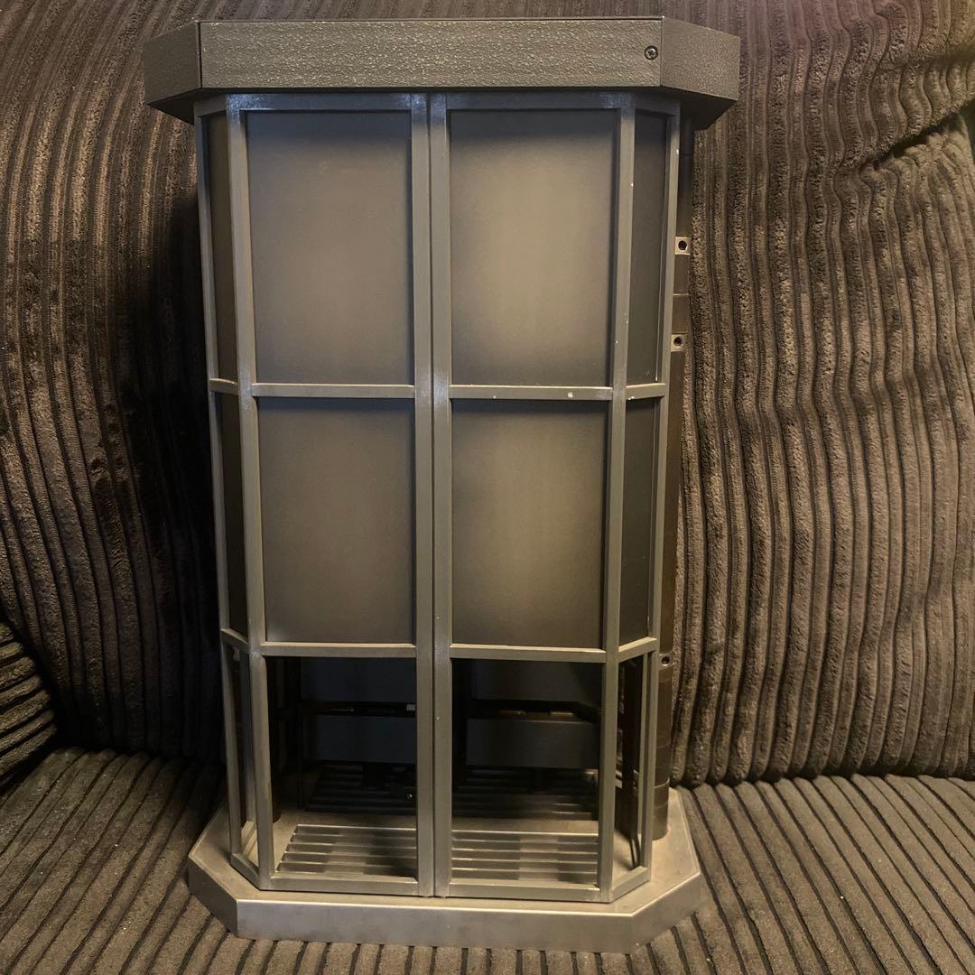 ホットトイズ　ダークナイト バットスーツ格納庫