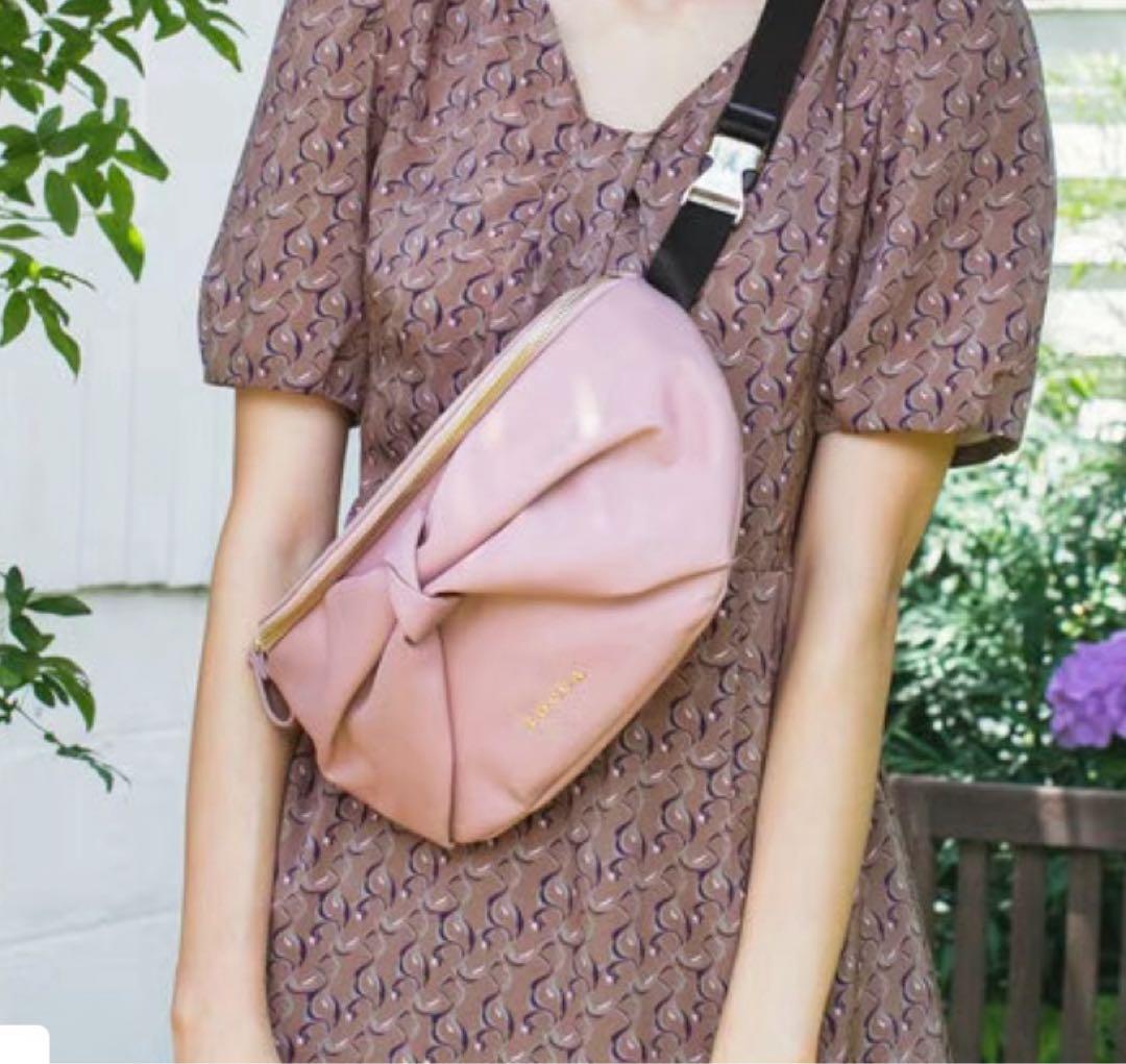 （お値下げしました）TOCCA アイボリー ボディバッグ撥水