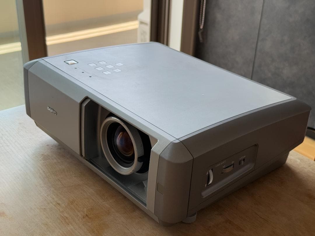 大画面ホームシネマ プロジェクター Z4 + HDMIスプリッター、ケーブル付き