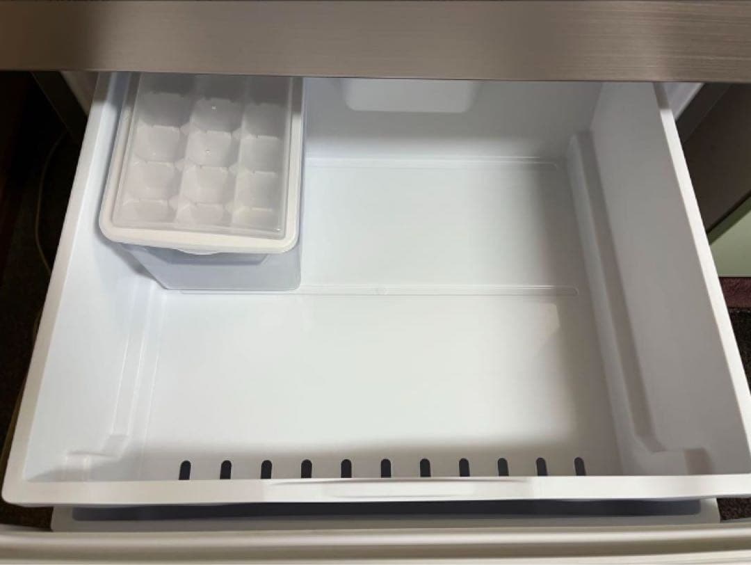 【HITACHI】 冷蔵庫　R-27RV(N) 2022年製　美品