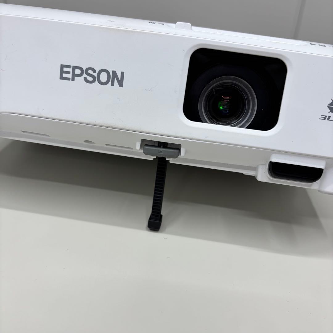 EPSON プロジェクターEB-S05　ランプ155時間