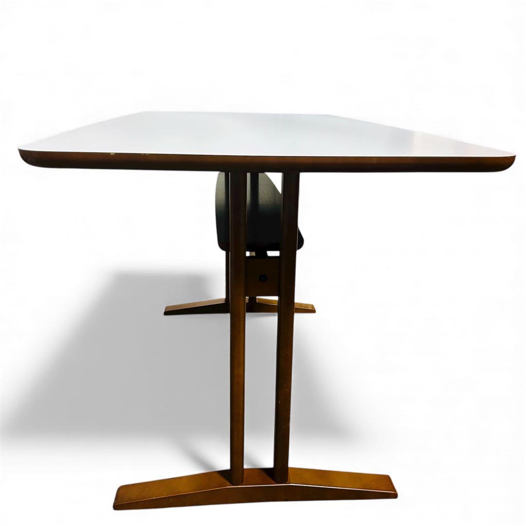 カリモク60+ カフェテーブル1200 T36420HW高級感あるモダンデザイン