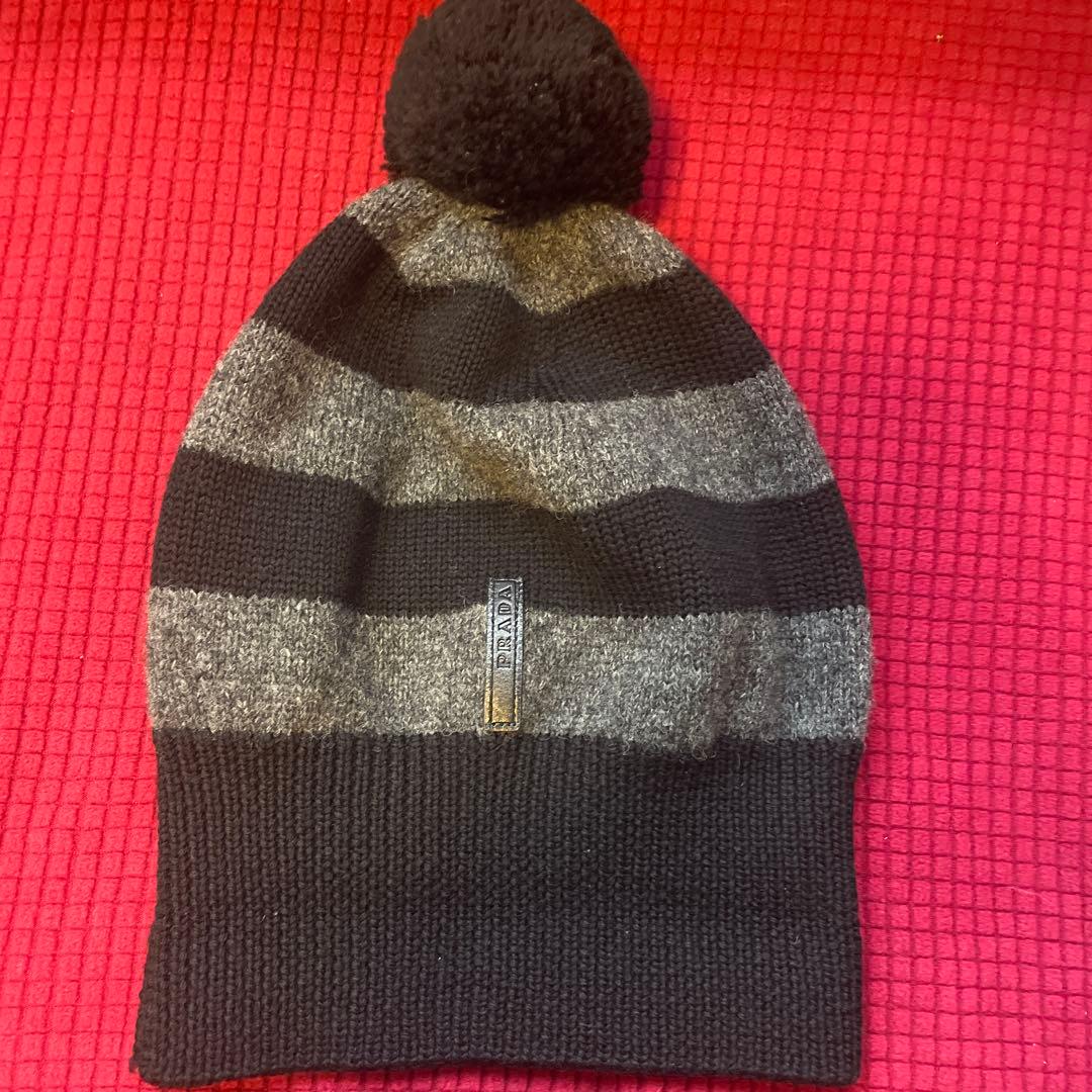PRADA ストライプ ニット帽 ポンポン付き