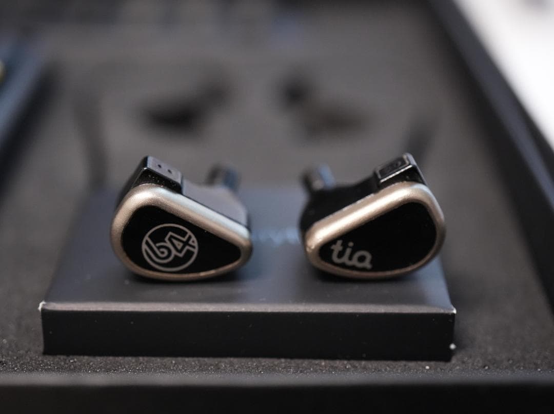 64 AUDIO tia Trio 美品