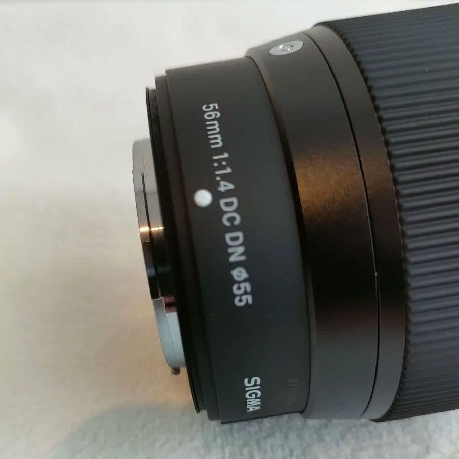 【美品】 SIGMA 56mm F1.4 フジXマウント箱なし 保護フィルター付