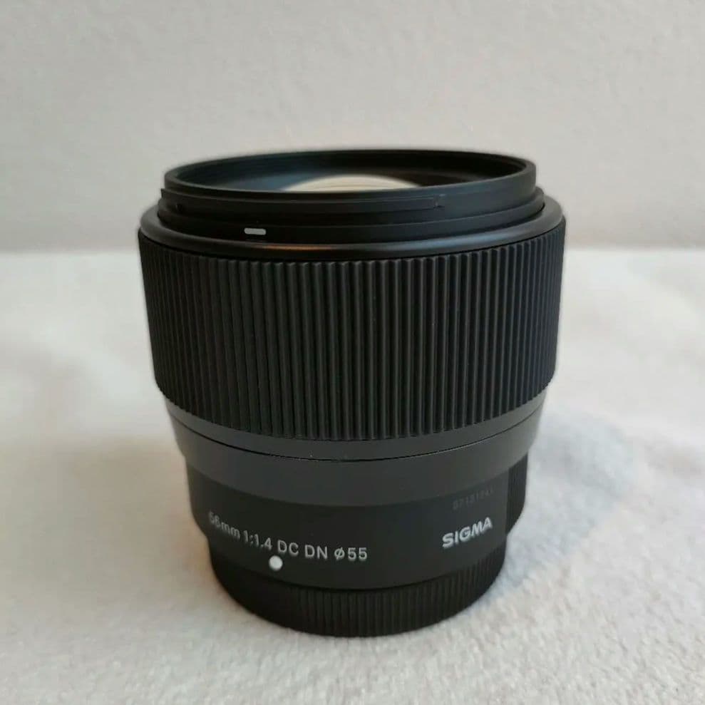 【美品】 SIGMA 56mm F1.4 フジXマウント箱なし 保護フィルター付