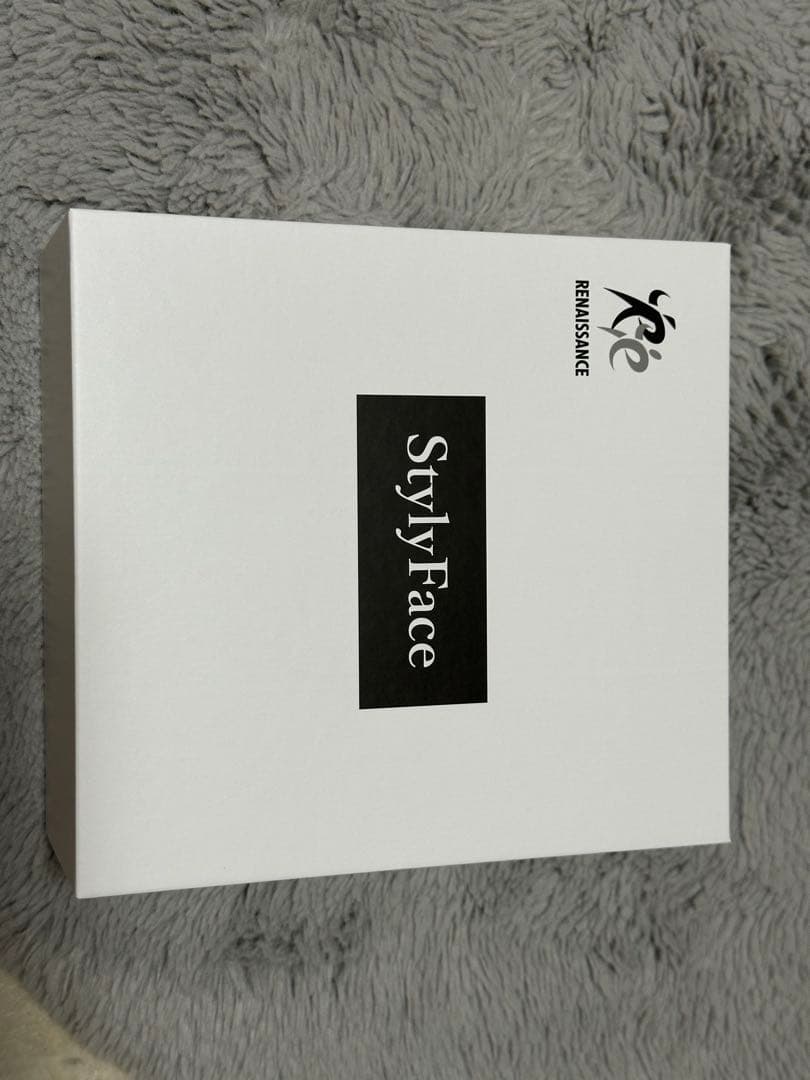 EMS機能搭載シルバー美顔器