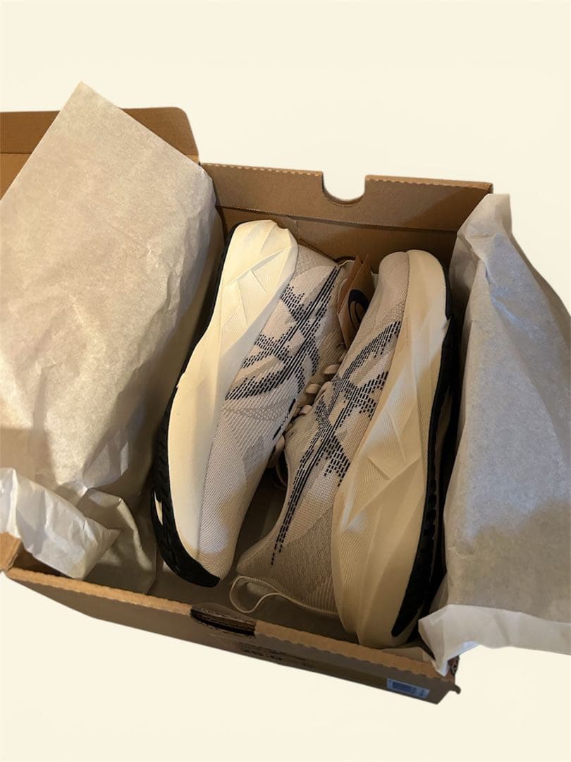 mogu 希少ASICS ノヴァブラスト5