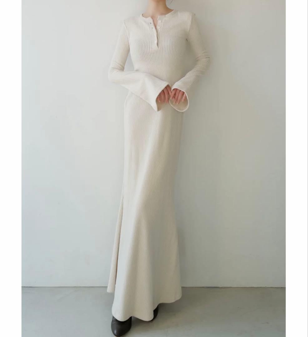 maison celon　bell sleeve wool dress