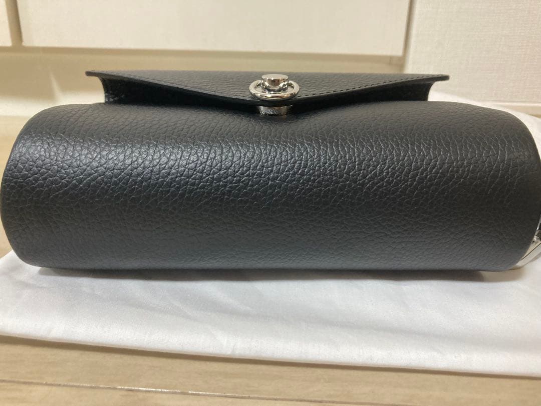 GIANNI CHIARINI ブラック　ショルダーバッグ ジャンニキャリーニ