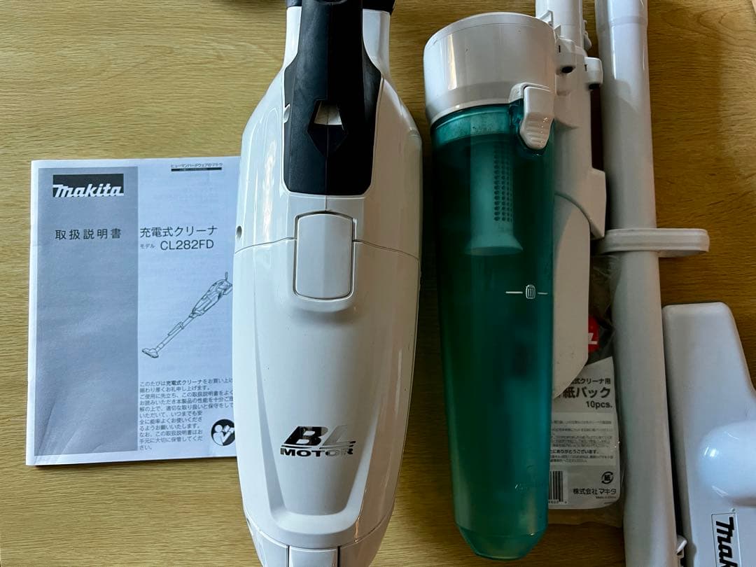Makita CL282FDコードレス掃除機 本体