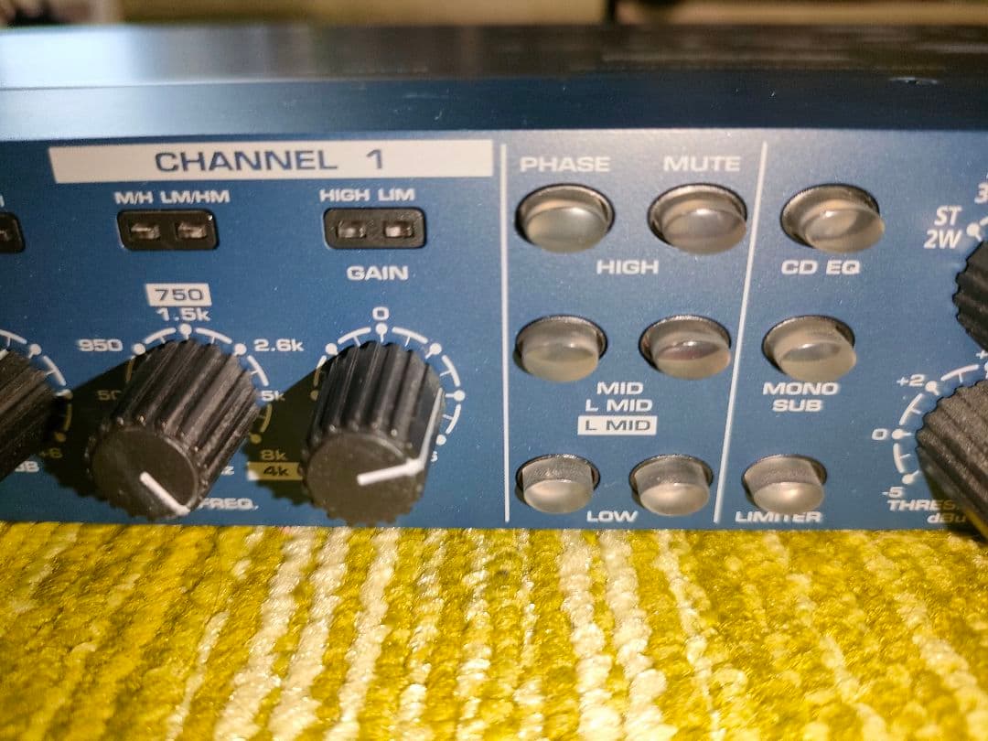 配信機器・PA機器・レコーディング機器 SAMSON S-3-way Stereo/Mono Crossover