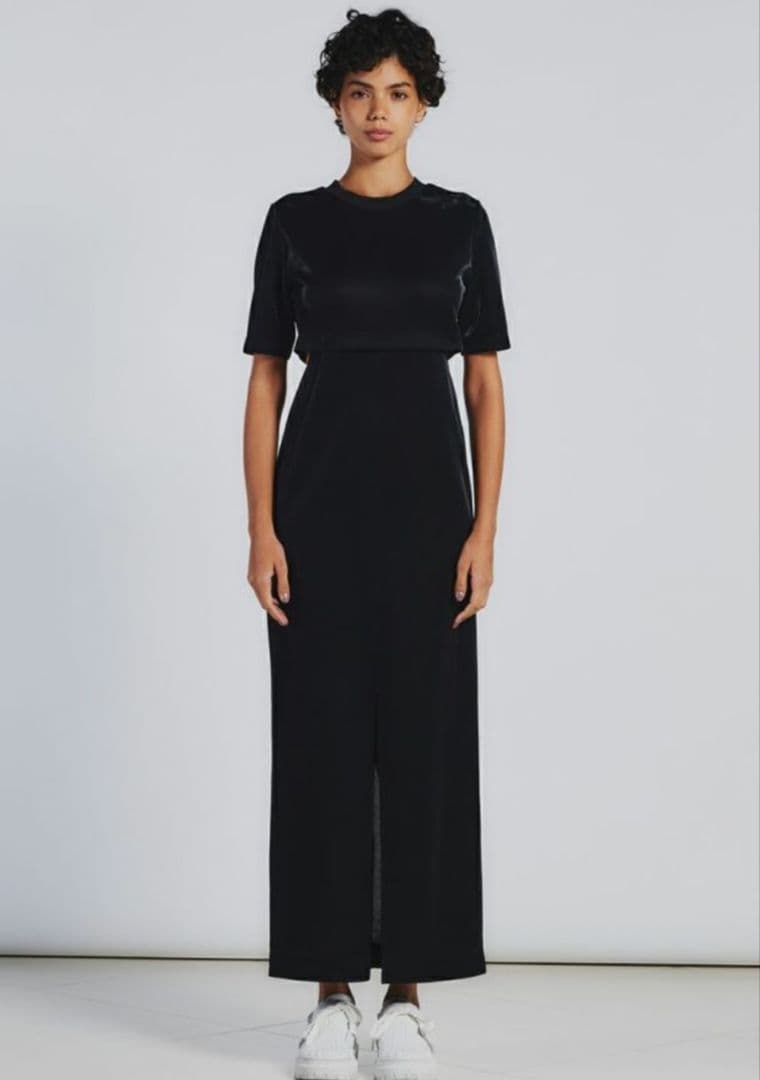 セール中【超美品】ダブスタESSENTIAL 黒ロングワンピ M