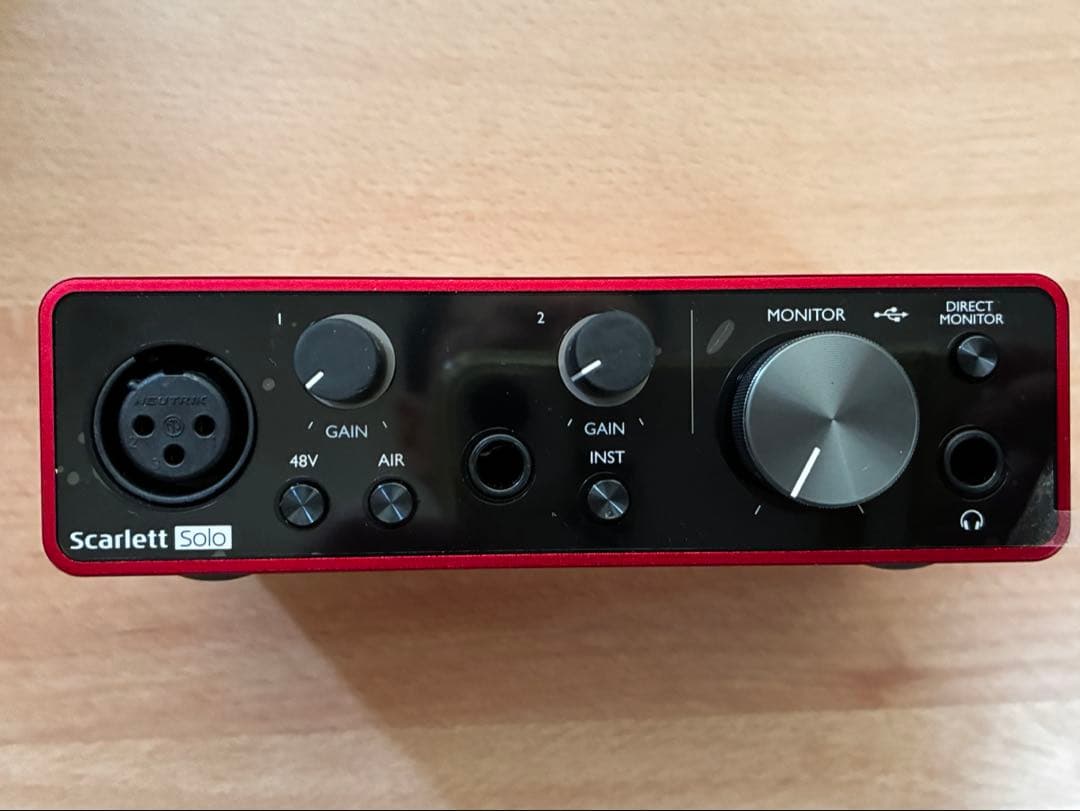 フォーカスライト Scarlett Solo 3rd Gen (ほぼ新品)