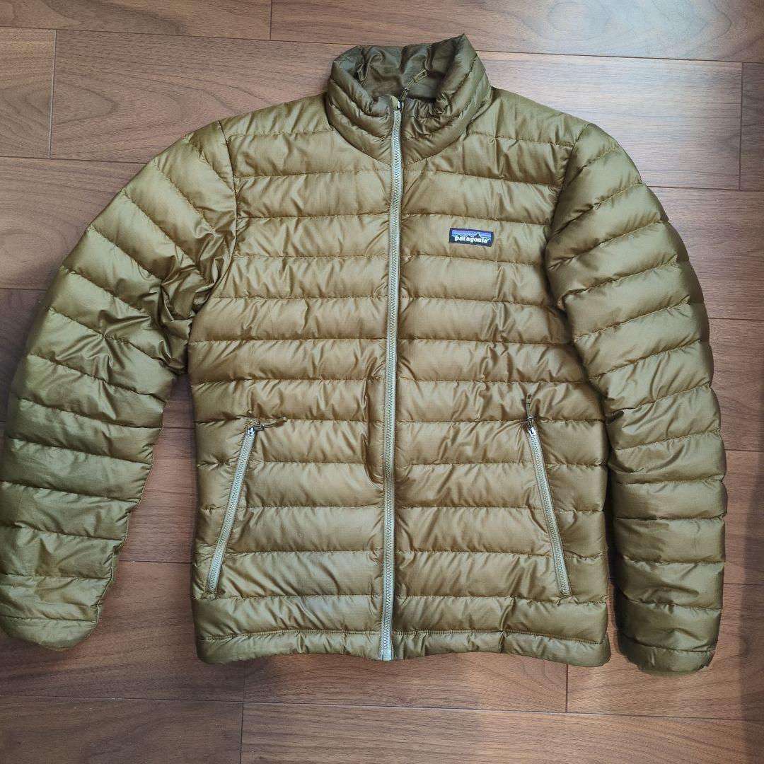 ※かかさま　patagonia ダウンジャケット オリーブ