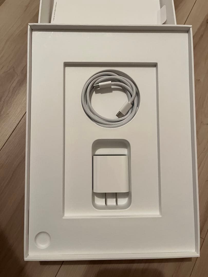 美品iPad(A16) 128GB 11インチ Wi-Fiモデル