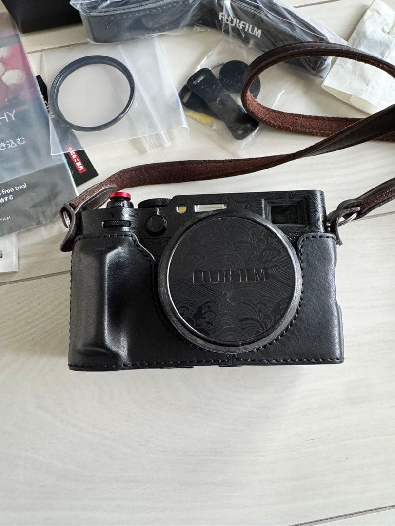 FUJIFILM X100VI 〔シルバー/ブラック〕★おまけ多数・フルセット