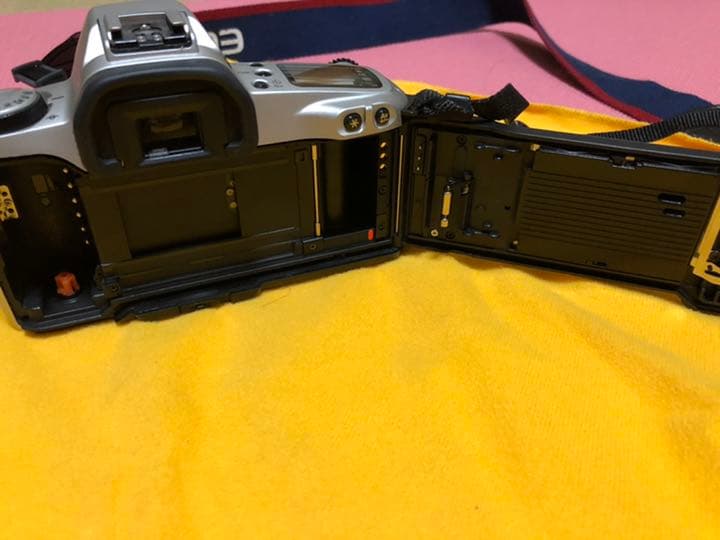 フィルムカメラ Canon NEW EOS KISS(S)