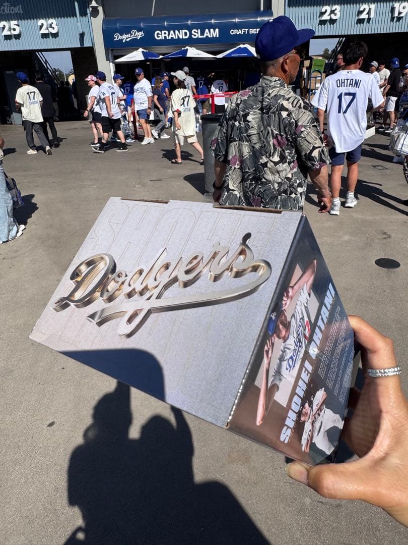 大谷翔平　ボブルヘッド　50/50 ホームラン　ドジャース　来場者限定　冊子付き