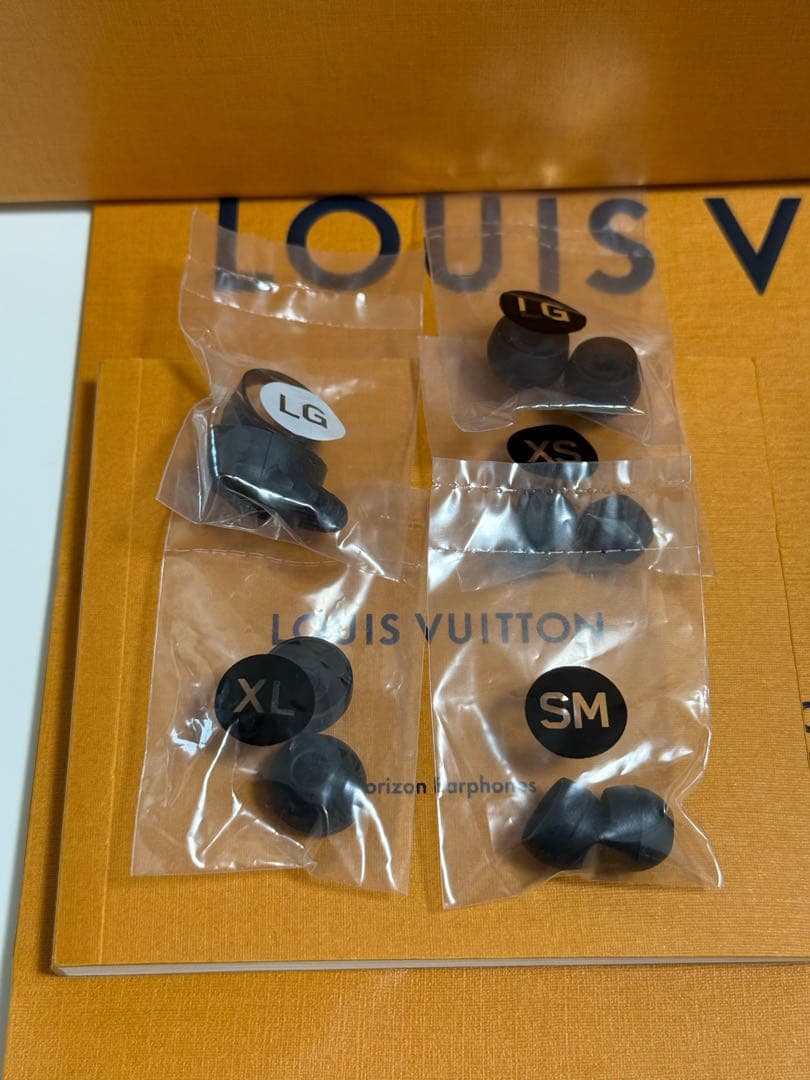 極美✨ ルイヴィトン ホライゾン モノグラム ワイヤレスイヤホン ブラック