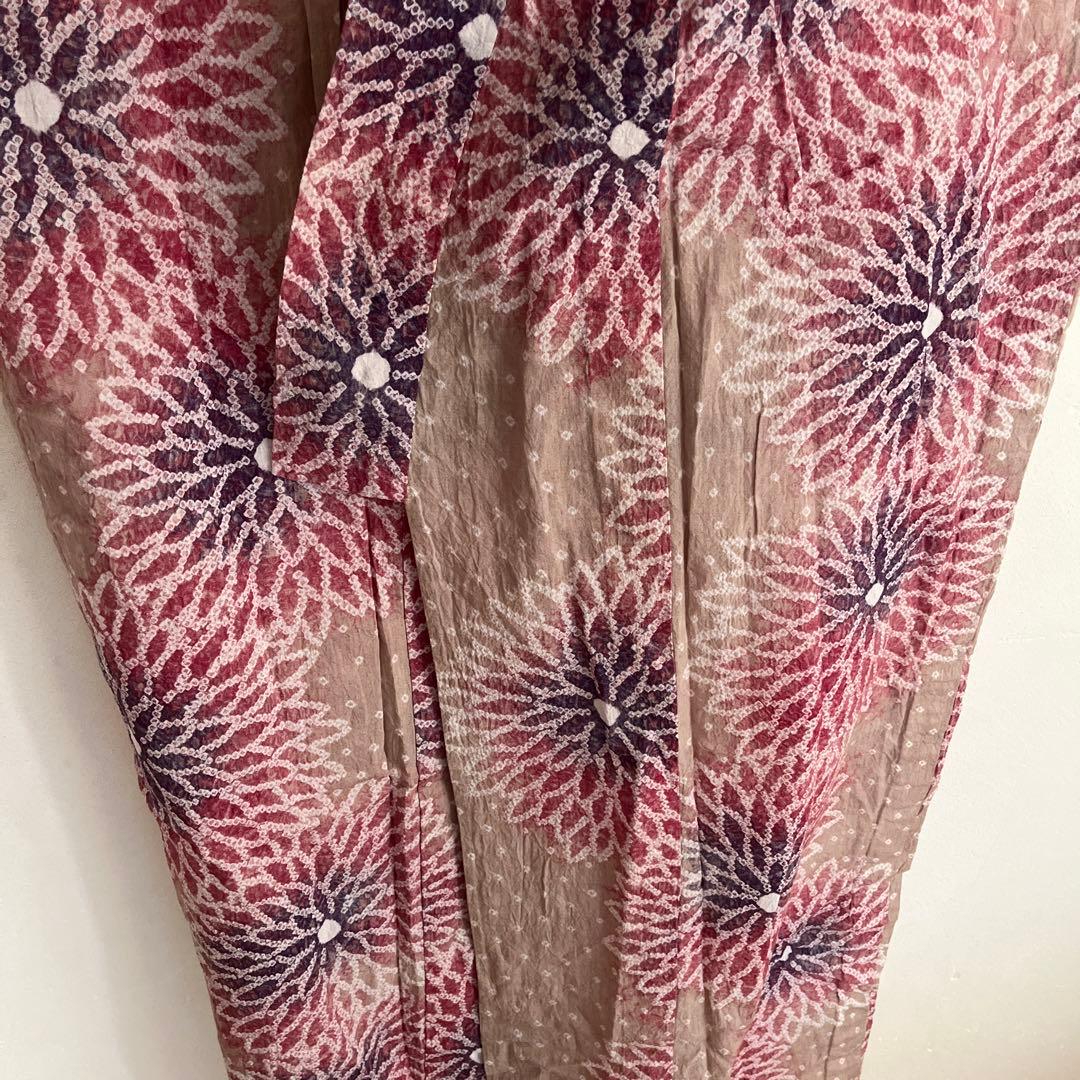 極上の着心地【有松鳴海絞り】浴衣　大輪菊　グレージュに臙脂　大人の夏着物