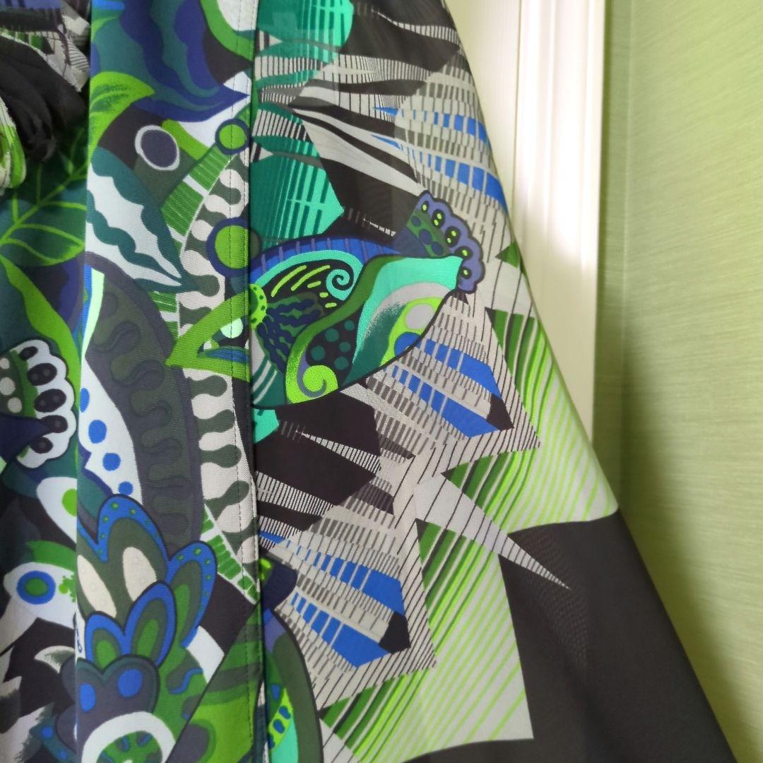 TOKUKO 1er VOL　トクコ　チュニック　鳥さん　羽根　黒✕緑・青系