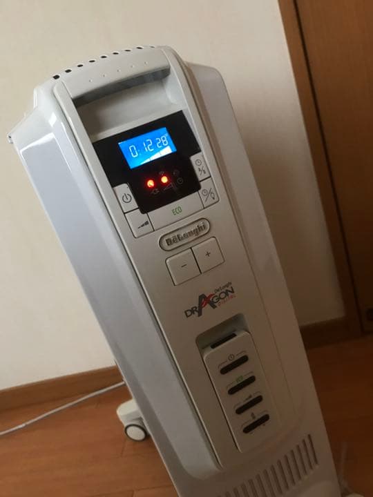 デロンギオイルヒーター DDQ0915-WH(1,500W)