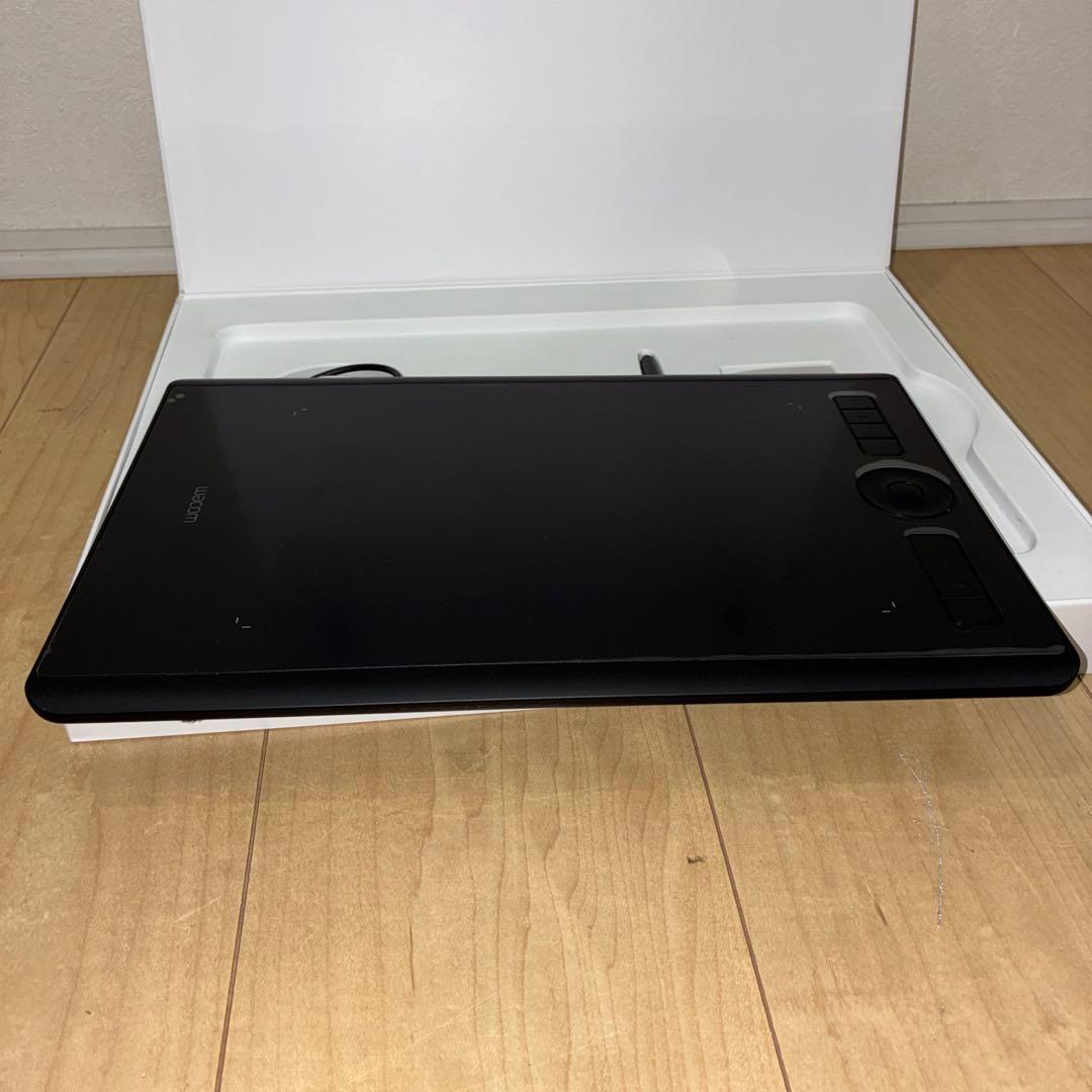 【美品】wacom ワコム Intuos Pro ペンタブレット PTH-660