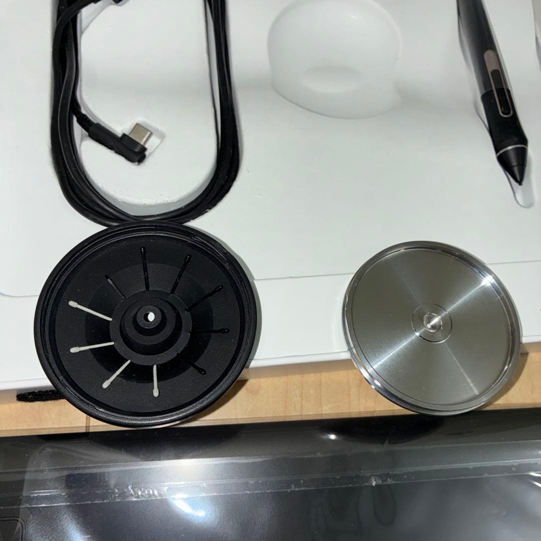 【美品】wacom ワコム Intuos Pro ペンタブレット PTH-660