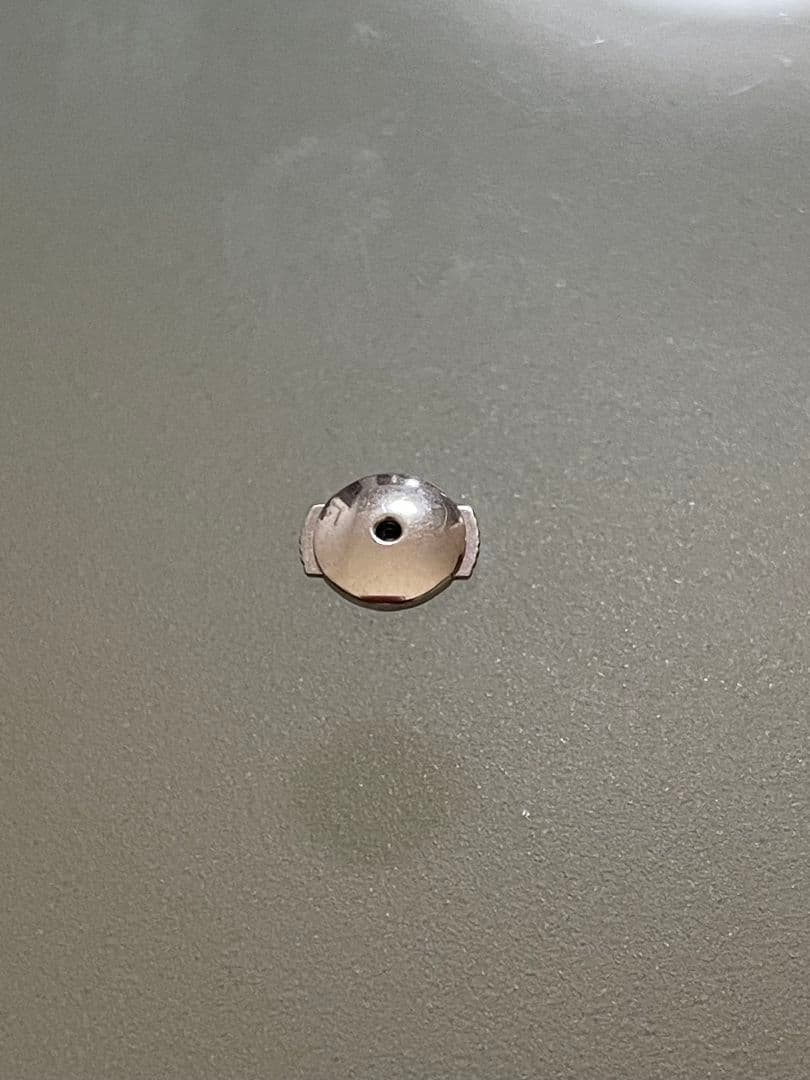 片耳　カルティエピアスキャッチのみ　Pt950刻印あり