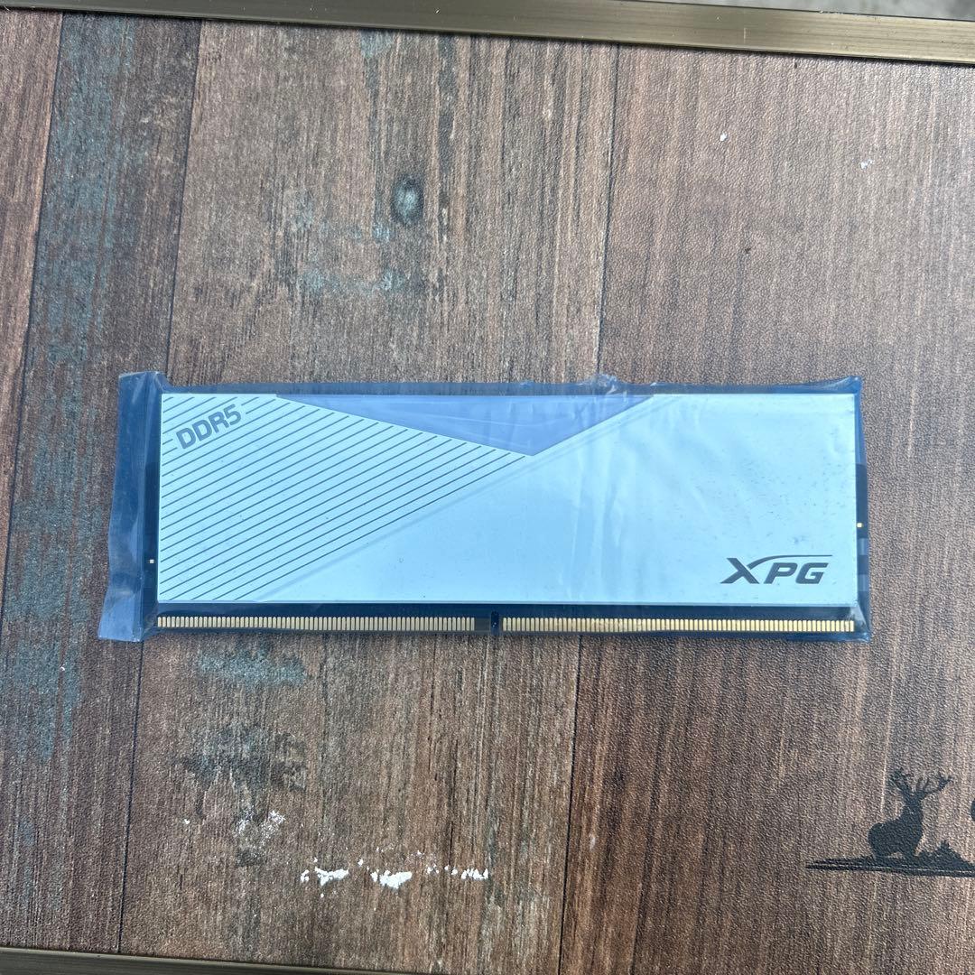 メモリー XPG DDR5 16GB DDR5-5600(PC5-44800)