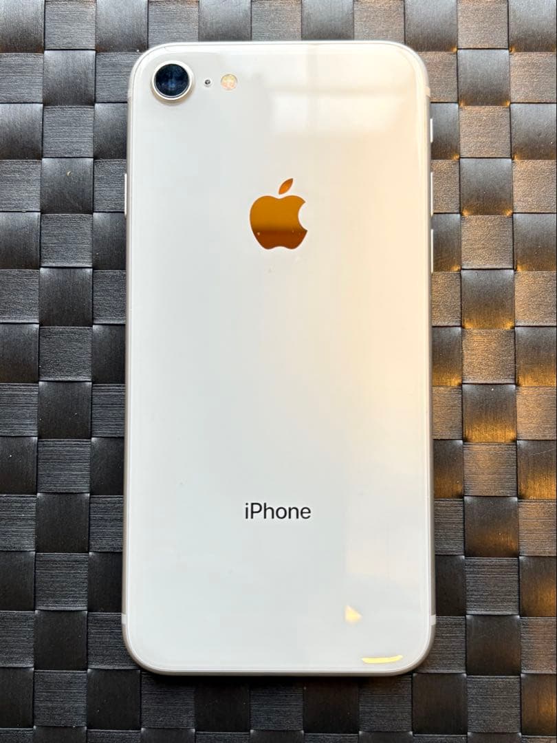 Apple iPhone 8 64GBシルバー