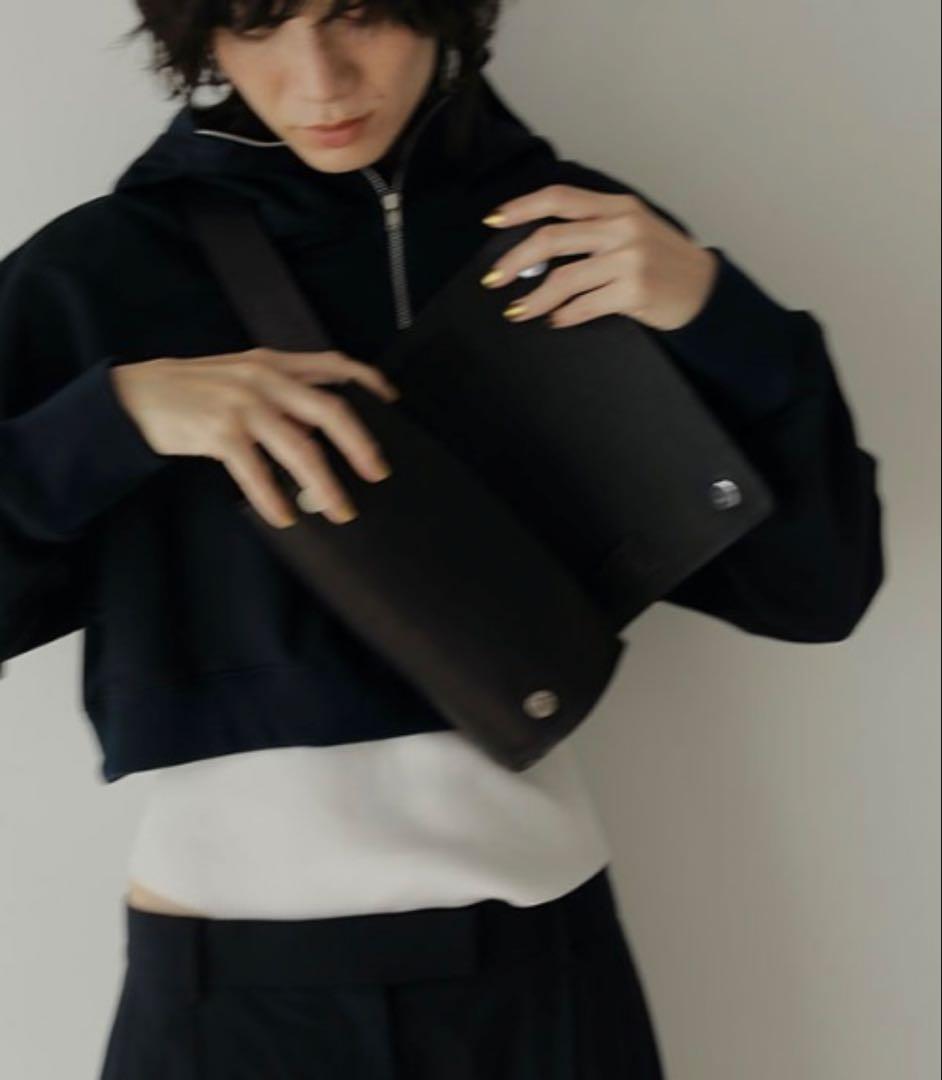 エトレ⭐︎ETRE TOKYO⭐︎ ディアスキンボディーバッグ⭐︎ブラック