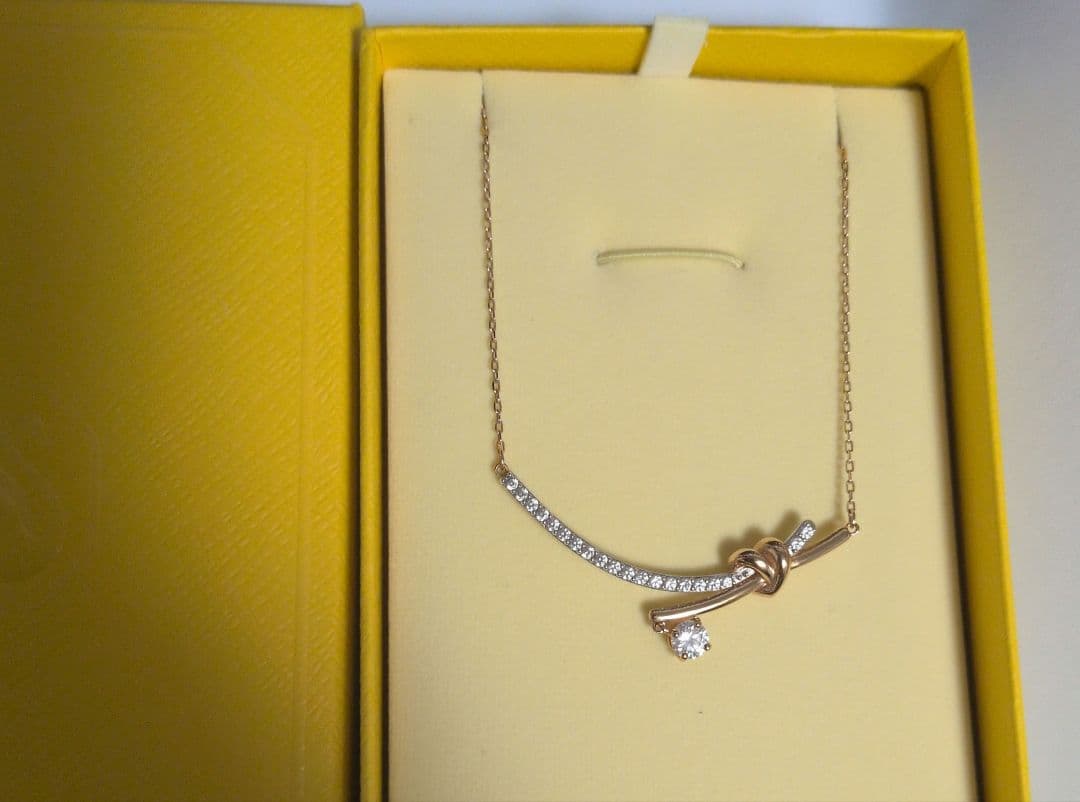 Swarovski スワロフスキー リボンモチーフ ネックレス【箱無し】