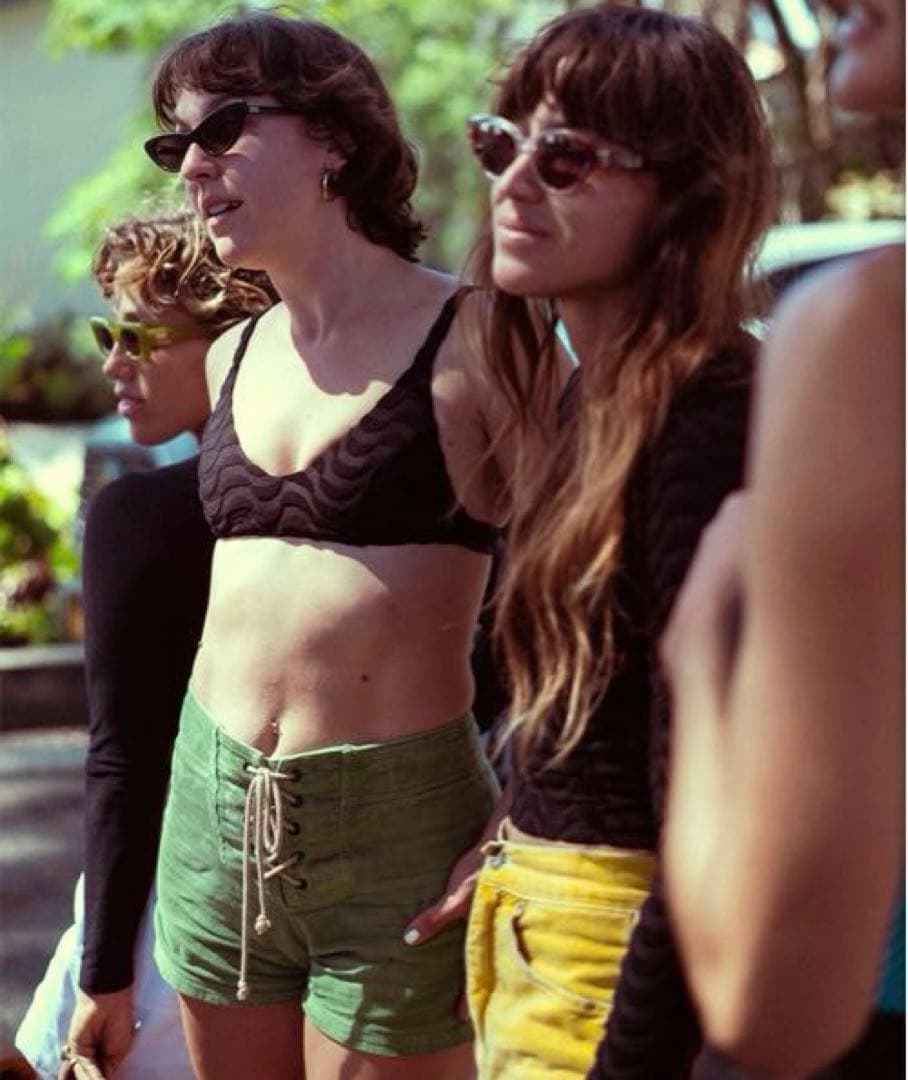 【一点物】　seea 緑色ショートパンツ ウエスト紐付き　M 新品未使用　値下中