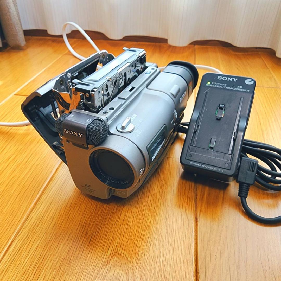 【動作確認済】SONY 高画質 Hi8 ビデオカメラ CCD-TR1 セット