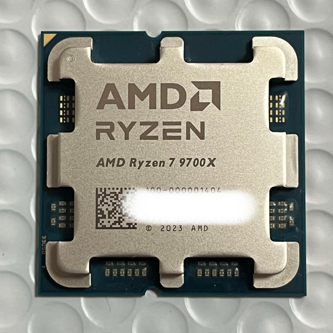 AMD Ryzen 7 9700X 極美品
