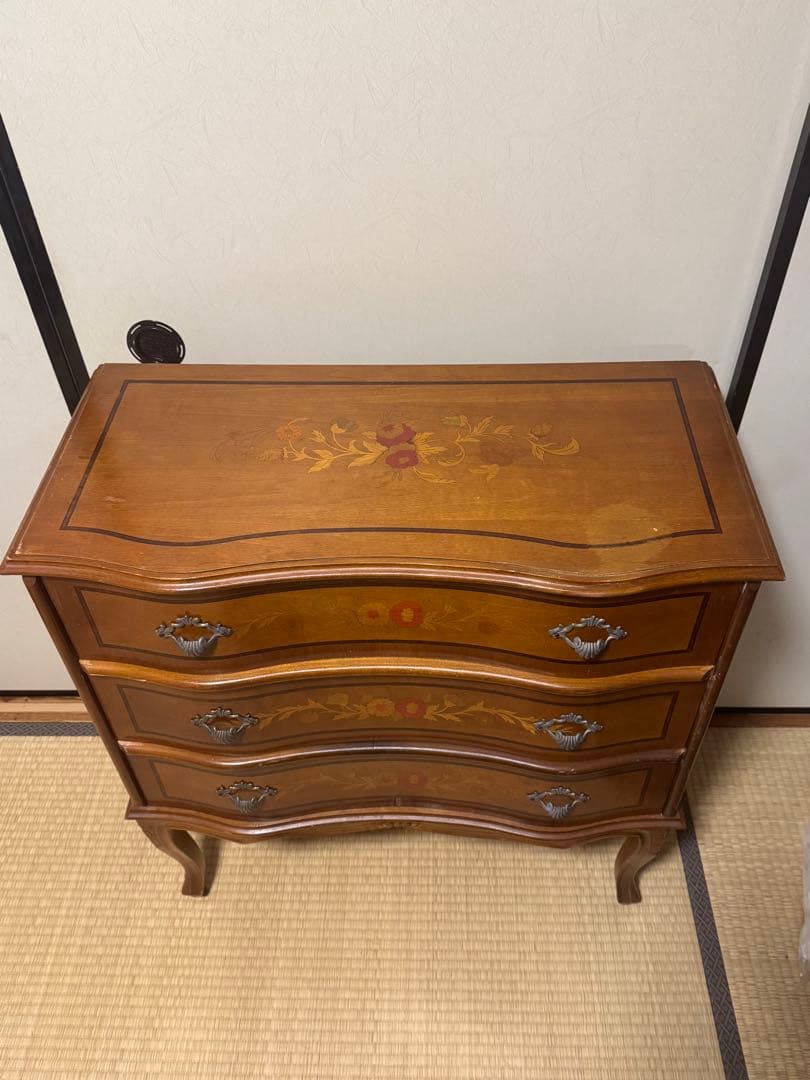 イタリア製3段チェスト 象嵌 猫脚 アンティーク