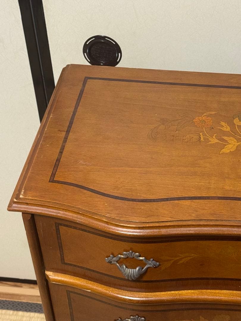 イタリア製3段チェスト 象嵌 猫脚 アンティーク