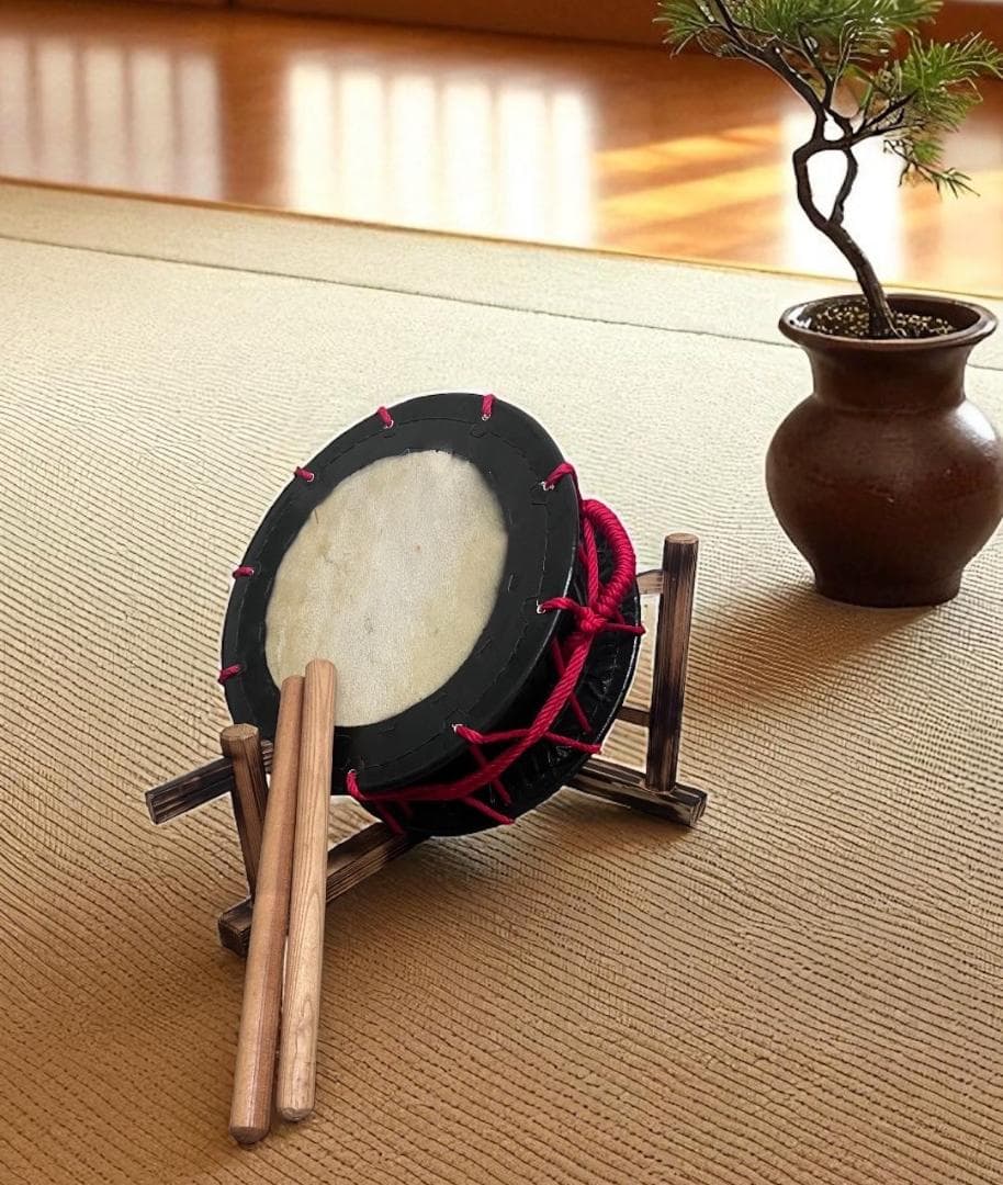 【新品】【蔵出し】締め太鼓 牛革 和太鼓 バチ付 台付 平太鼓 入門用