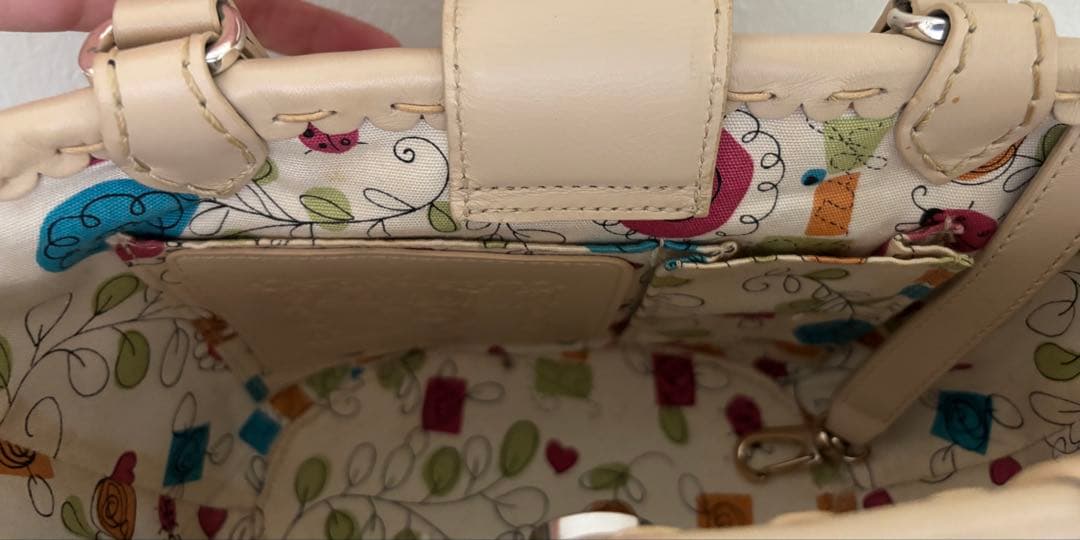 美品！かごバッグ　立体的な花　かごバッグ　花