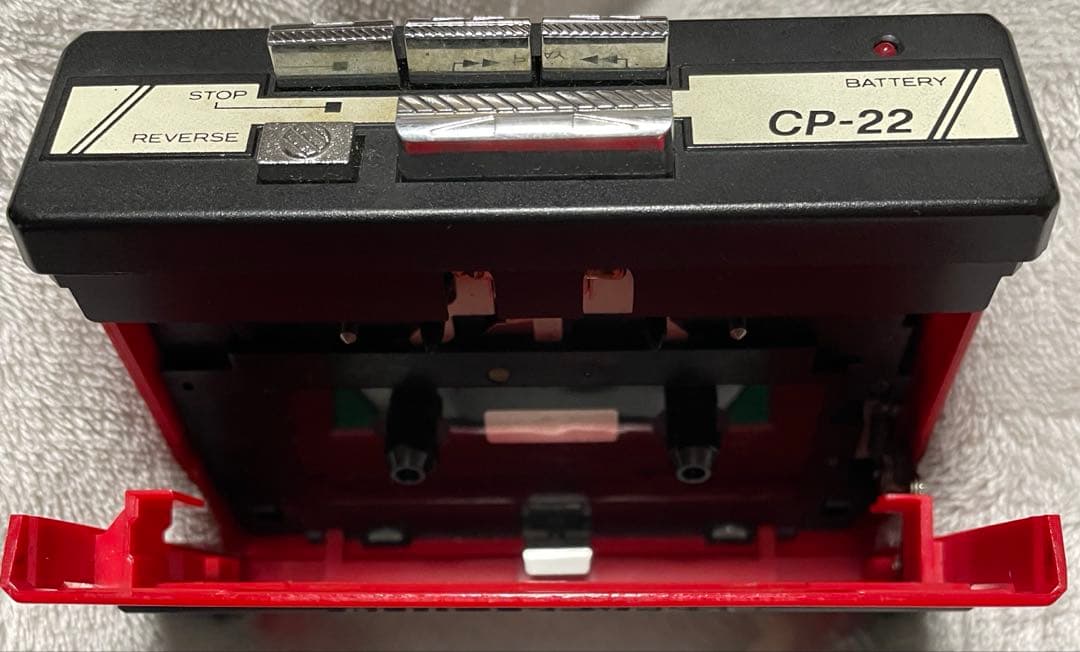 HITACHI カセットプレーヤー　CP-22　ポータブル　ジャンク品