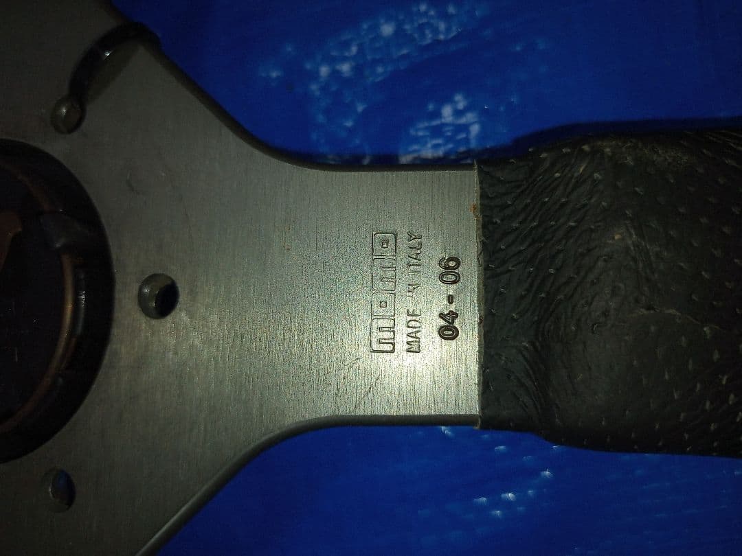 MOMO スポーツステアリング