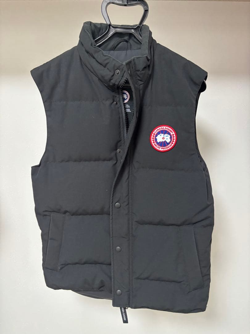   カナダグース　ダウンベストS