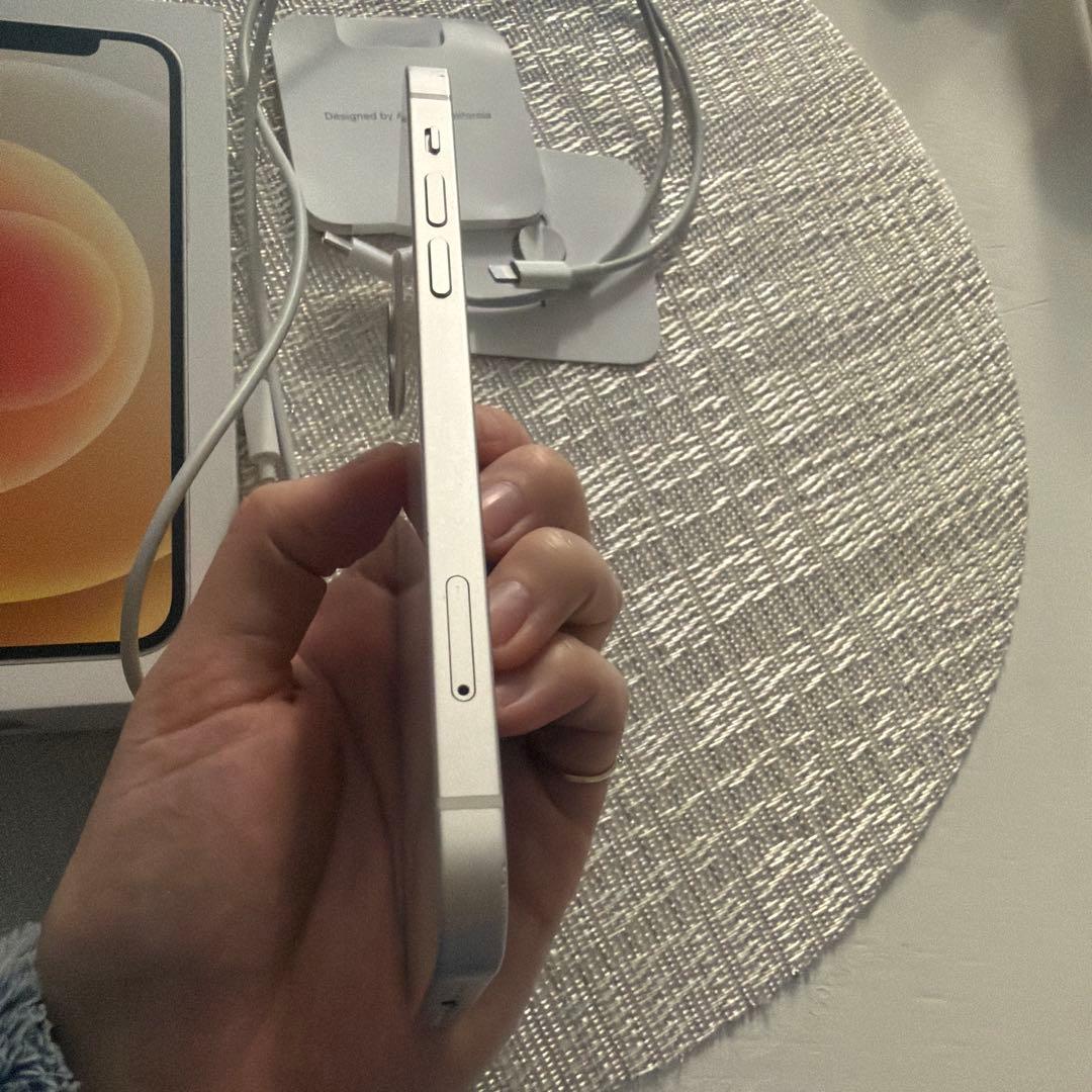 Apple iPhone 12 ホワイト 本体 128gb