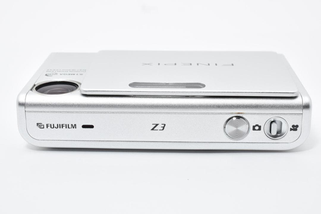 【お値下げ歓迎・ほぼ新品】 FUJIFILM FinePix Z3 シルバー