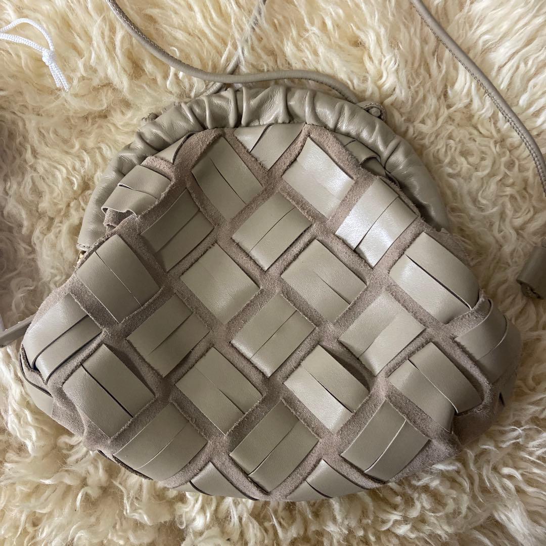 FURLA エッセンシャル s レザークラッチバッグ